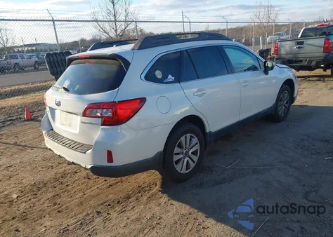 2015 Subaru Outback 2.5I Premium z USA, uszkodzony, nr VIN 4S4BSBHC5F3227295